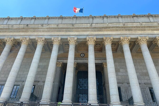 Historical & Cultural Walking Tour in Lyon - Exploring Lyon’s Renaissance Districts: Vieux Lyon and Place Saint-Jean