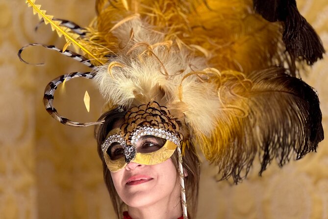Historical Journey and Dress up Experience in Venetian Carnival - The Role of the Guide in Bringing the Experience to Life
