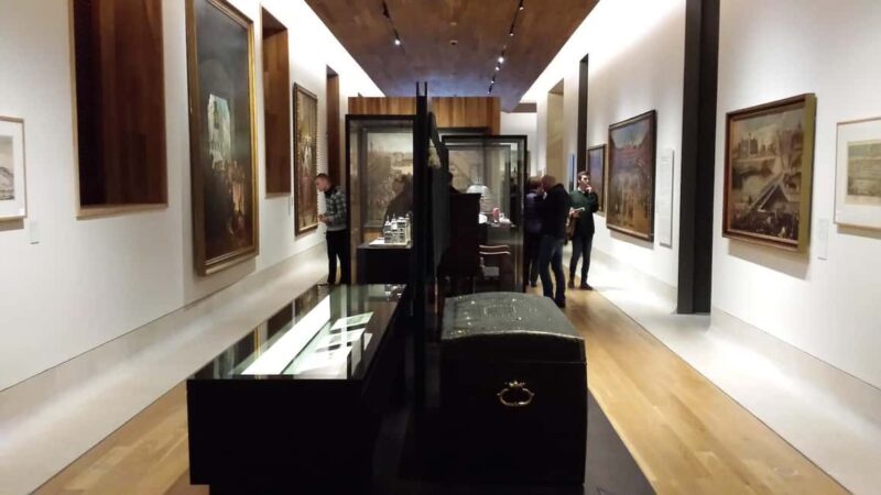 Historical Tour of Madrid: BARRIO DE SALESAS: monuments, secret corners - Discovering Secret Corners and Hidden Gems