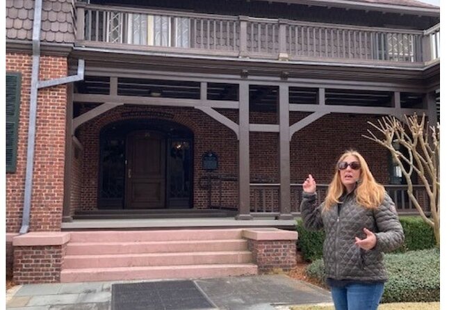 History and Architecture Walking Tour - The Pacing and Group Experience