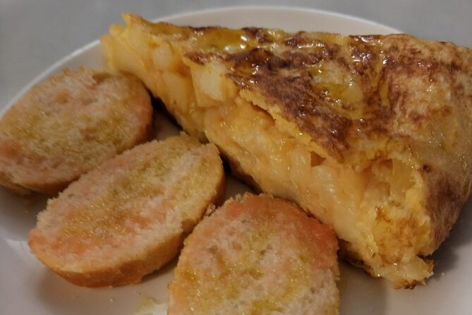 History and culture with tapas dinner - Tapas Dinner and Drinks in Iconic Barcelona Spots