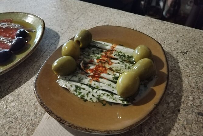 History and culture with tapas dinner - The Role of the Local Guide: Ferran’s Presentation