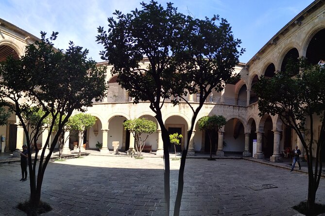 History and Murals: Walking Tour Guadalajara - Relaxing at Plaza de la Liberación