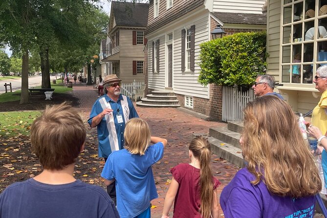 History of Slavery Tour in Williamsburg - Addressing Myths and Modern Impact