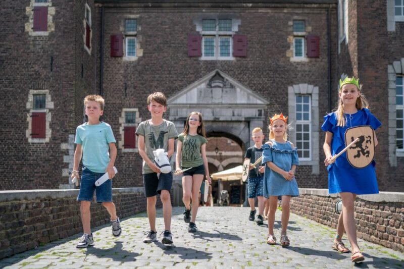 Hoensbroek: Entry Ticket to Hoensbroek Castle - Explore Castle Secrets with the Discovery Tour and Kids’ Stamp Collection
