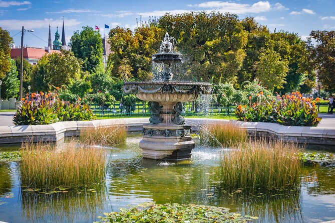 Hofburg Palace, Sisi Museum Vienna Skip-the-Line Guided Tour - Visiting the Imperial Treasury: Crown Jewels and Holy Relics