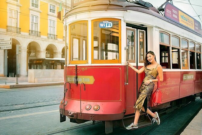 Holiday Photoshoot in Lisbon - Customizable Locations for Your Photoshoot