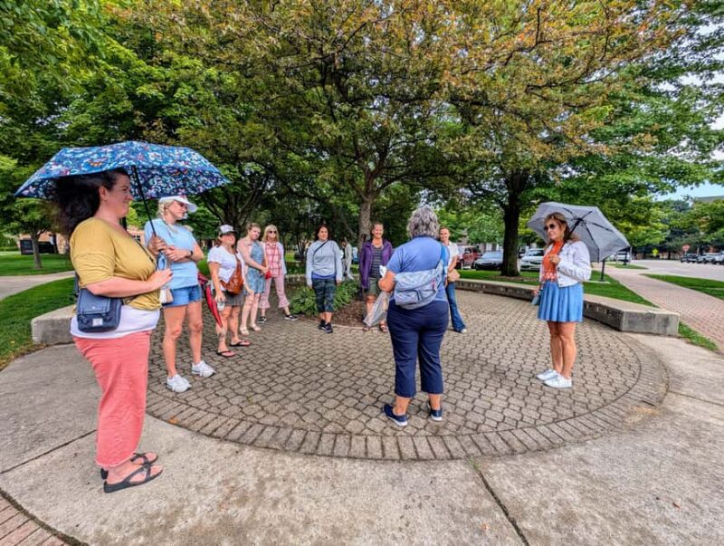 Holland, MI: Walking Tour with Hope College and Parks - Starting Point at Van Tamelen Plaza