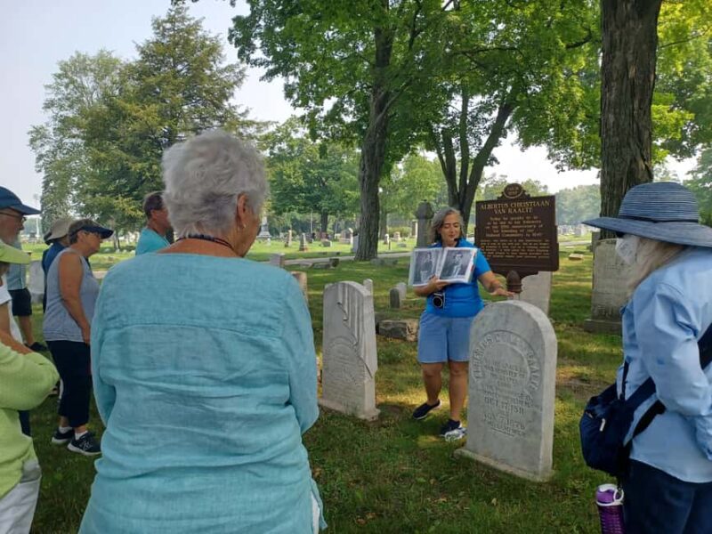Holland: Pilgrim Home Cemetery Walking History Tour - Key Points