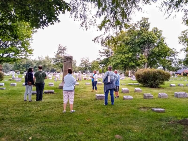 Holland: Pilgrim Home Cemetery Walking History Tour - Visiting the Final Resting Place of Holland’s Founding Father