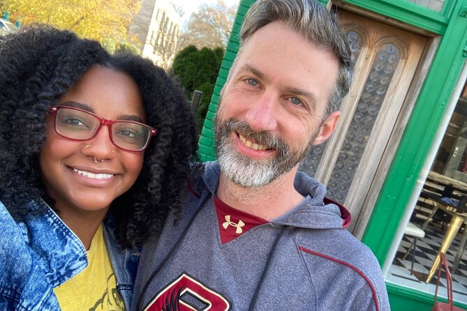 Holly Springs Hustle Scavenger Hunt - How the Live Host Enhances the Experience