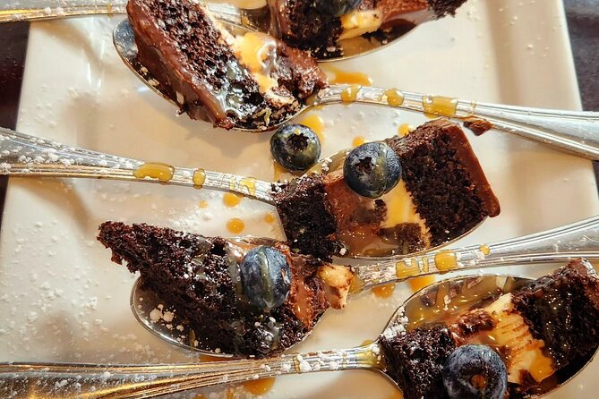 Hollywood Beach Walking Food Tour - The Role of the Local Guides