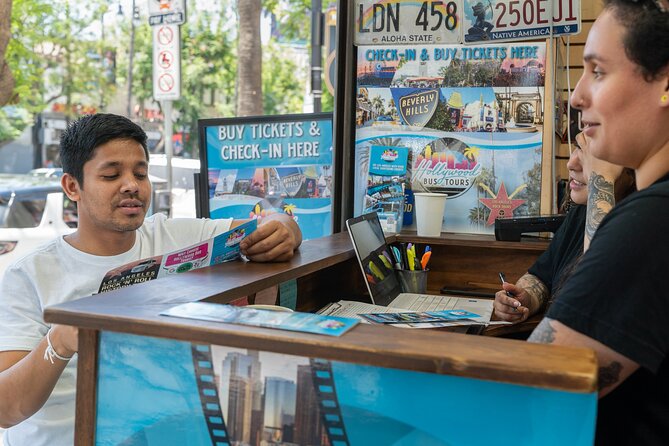 Hollywood, Beverly Hills & Celebrity Homes Tour by Open Air Bus - Guided Experience and Tour Guide Qualities