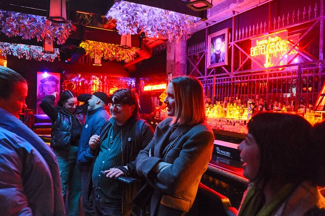 Hollywood Cocktails & True Crime 3 Drinks Included - The Storytelling Style and Guide Expertise