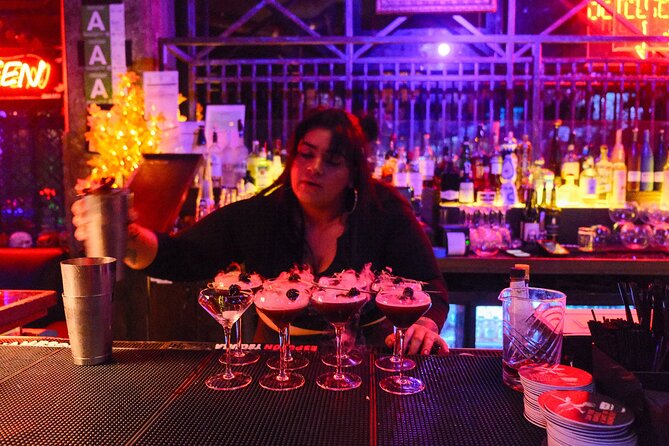 Hollywood Cocktails & True Crime 3 Drinks Included - Drinks, Atmosphere, and Iconic Venues