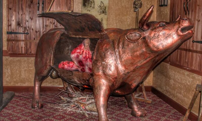 Hollywood: Medieval Torture Museum Ticket with Ghost Hunting - Discover the Dark Side of Humanity at the Medieval Torture Museum in Los Angeles