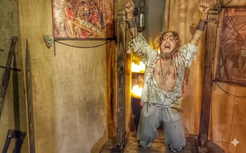 Hollywood: Medieval Torture Museum Ticket with Ghost Hunting - Exploring the Medieval Instruments of Torture and Execution