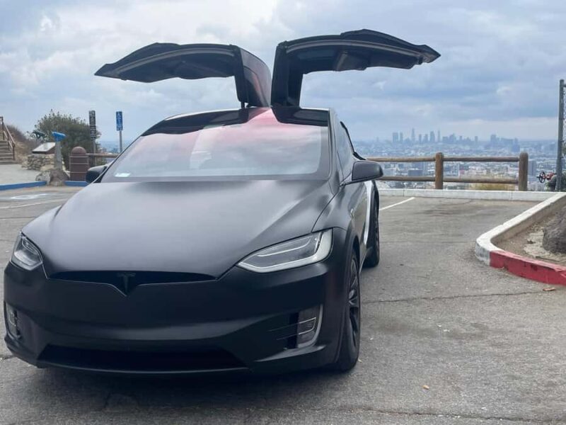 Hollywood Sign Tesla X, Spyder or Cybertruck Tour 2h-2 stops - Exploring Hollywood Hills in a Tesla: An Eco-Luxury Experience