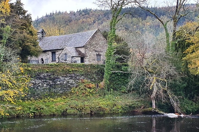 HOLYHEAD SHORE EXCURSION: North Wales Adventure - Sightseeing Day Trip Tour - Marvel at Snowdonia National Park