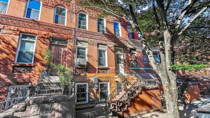 Home visit in Brooklyn & tour of the Bushwick Collective street art - Discover Brooklyn’s Authentic Charm and Street Art Scene