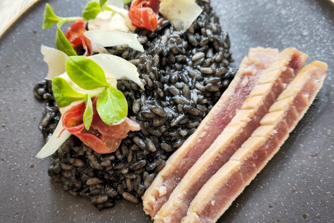 Homemade algarvian with a twist gourmet experience - Wine Pairings and Elegant Presentation