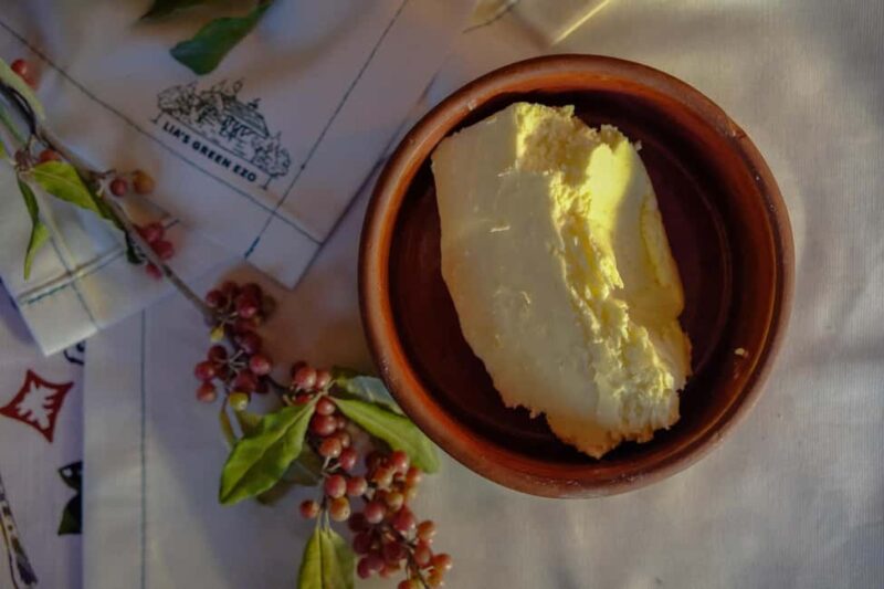 Homemade Georgian Feast in Mukhrani, near Mtskheta - Local Drinks and Savoring the Moment