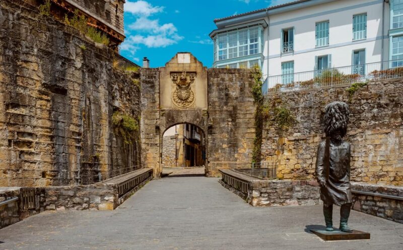Hondarribia: City Highlights Guided Walking Tour - Starting Point at Santa Maria Historical Door