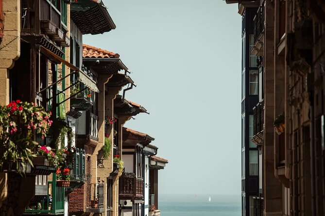 HONDARRIBIA SIGHTSEEING and PINTXOS - Private Gastronomic Adventure - Exploring Hondarribia’s Historic Walls and Medieval Streets