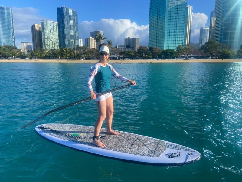 Honolulu: Intro to Stand-Up Paddling Class - Paddle in the Scenic Waters of Oahu with Morning Light