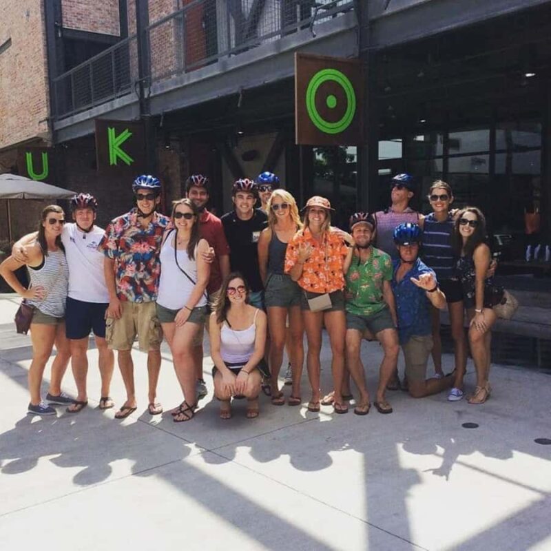 Honolulu: Kaka'ako Bar Tour by 15-Passenger Bike - Exploring Kakaako’s Artsy and Warehouse District