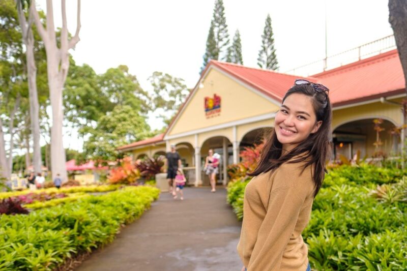 Honolulu: Oahu Island Highlights Tour with Multiple Stops - Refreshing Break at Hukilau Marketplace