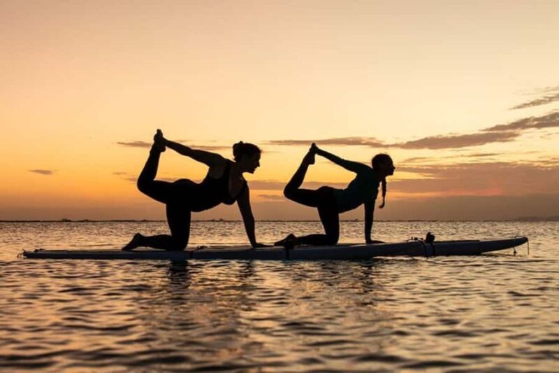 Honolulu: Sunset SUP Yoga Class - The Scenic Location and Sunset Views in Honolulu