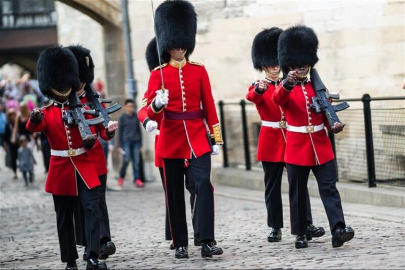 Hop on Hop off London Bus Tour & Tower of London - The Tour Begins at Iconic London Locations
