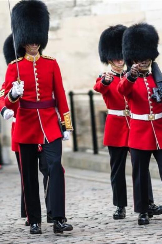 Hop on Hop off London Bus Tour & Tower of London - Multiple Routes Cover Diverse London Attractions