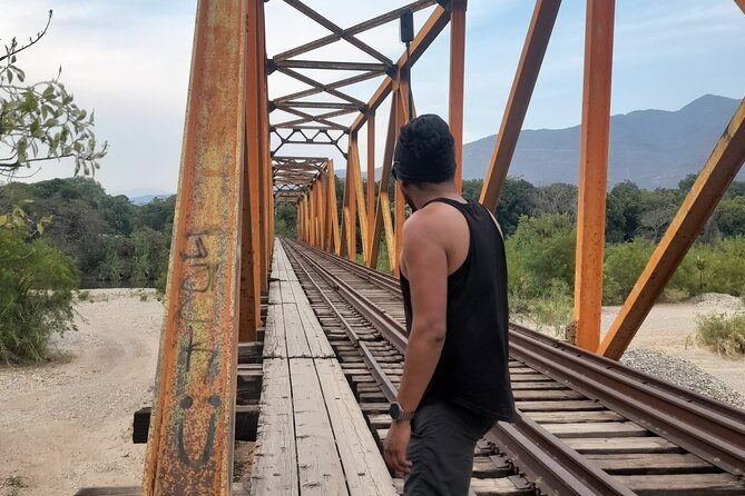 Horizons of Cuicatlán, echoes of the past and ancestral route - Stepping Back in Time at Puente del Ferrocarril