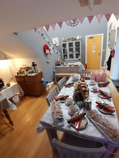 Horse drawn carriage ride and Picnic Hamper - Hot Drinks and Photo Stops Enrich the Ride