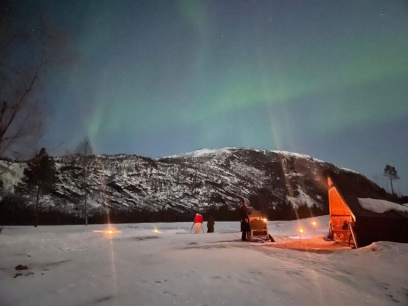 Horse riding and dining experience - The Impact of Guides and Local Stories