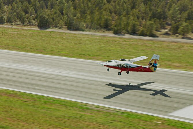 Horseshoe Bend and Antelope Canyon Adventure - Scenic Return Flight Over Lake Powell and Surroundings