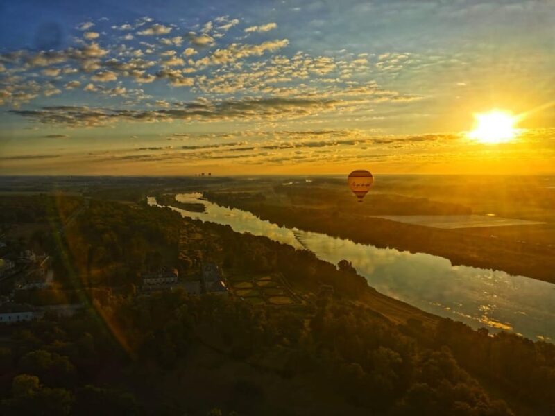 Hot air balloon flight:Chambord, Chenonceau,Cheverny,Blois - What Makes This Tour Stand Out in the Loire Valley
