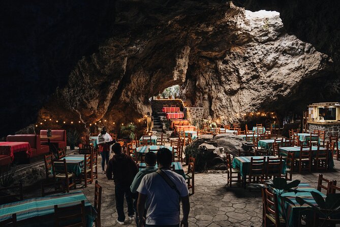 Hot Air Balloon Flights over Teotihuacán from CDMX or We Fly - Logistics and Group Size