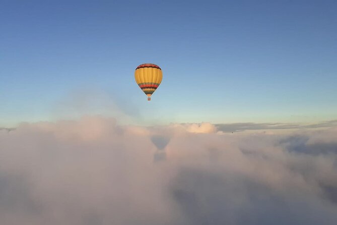 Hot air ballooning: Chambord, Blois, Chenonceau, Cheverny or Chaumont - Landing and Celebratory Breakfast or Sparkling Wine