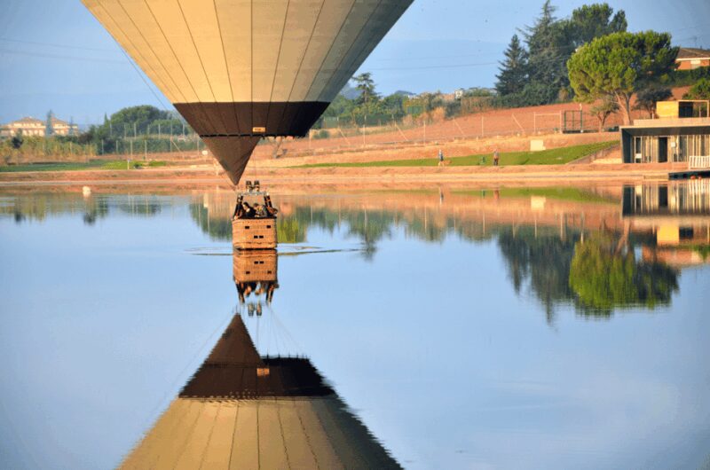 Hot Air Ballooning & Sailing Adventure from Barcelona - Enjoying Drinks, Snacks, and Water Activities on Board