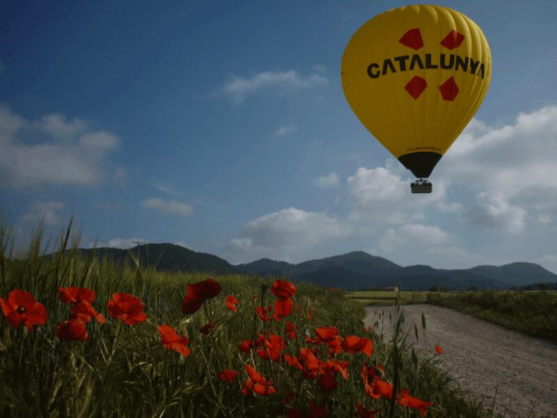 Hot Air Ballooning & Sailing Adventure from Barcelona - Logistics: Pickup, Transportation, and Group Size