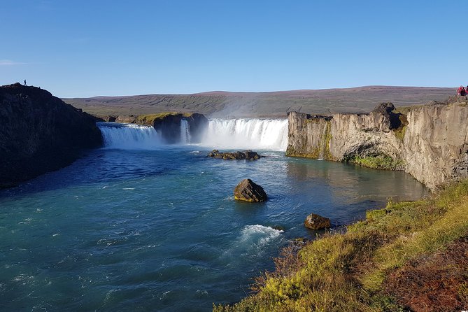 Hot springs and waterfalls, private super jeep tour - Visiting Goðafoss: The Waterfall of the Gods