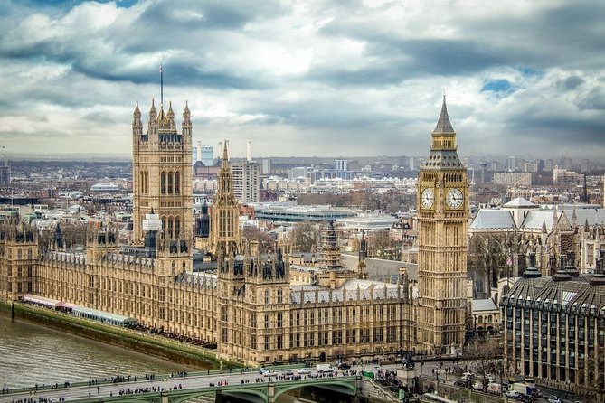 Hourly Rate Disposal Service with Private Driver in London - Personalized Transportation with a Private Driver in London