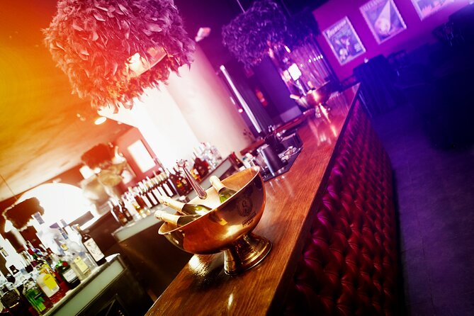 House of Illusion Magic Show with Drinks - The Venue: Intimate and Convenient in Salou