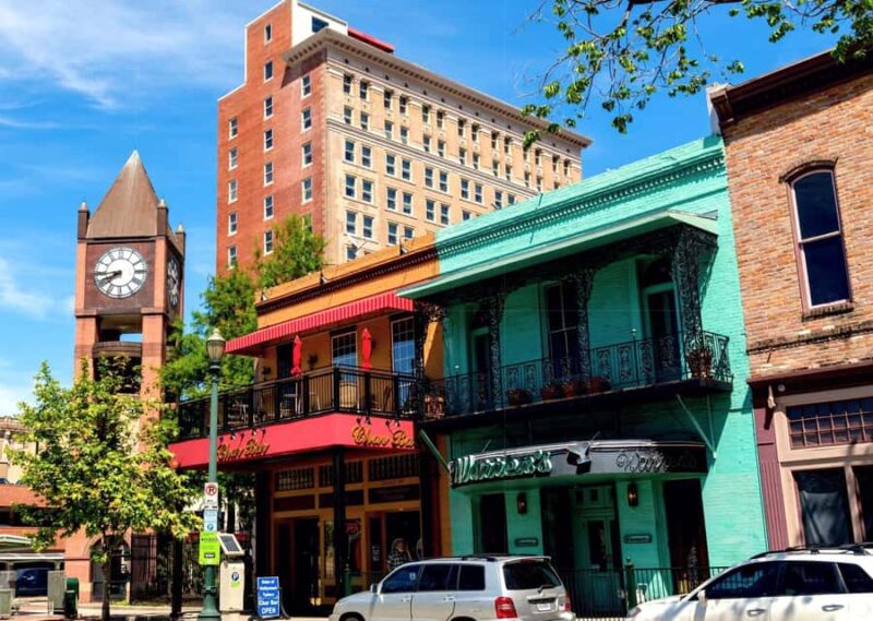 Houston: Downtown Food Tour with 6 Local Favorites Dishes - Key Points