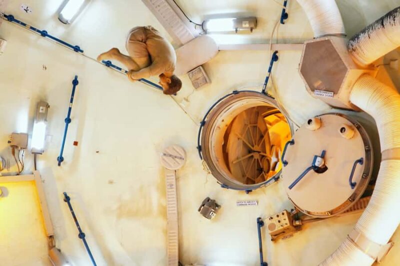 Houston: Space Center Self-Guided Tour with Transportation - Experience the International Landmark Independence Plaza