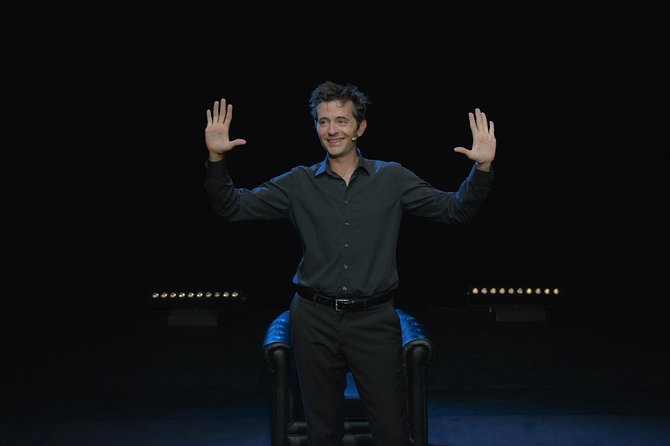 How to Become a Parisian in 1 Hour? The Hit Comedy Show 100% in English in Paris - The Performance’s Pacing and Audience Engagement