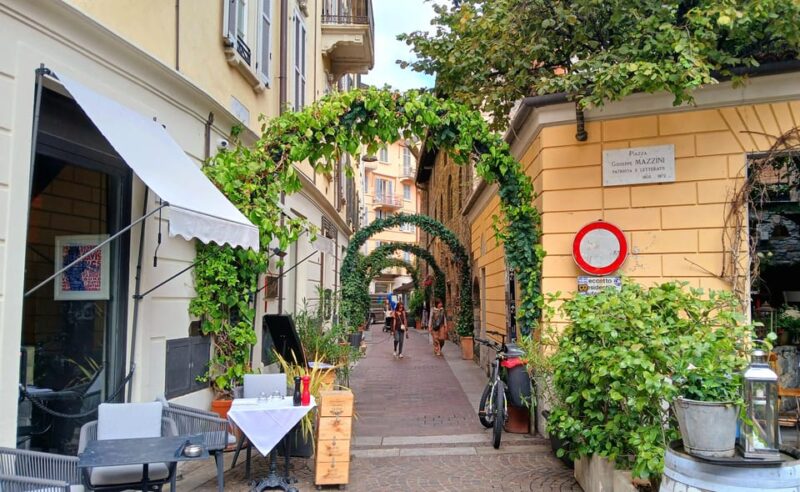 How to: Tour of the historic center - Discovering Piazza San Fedele and Its Roman Past